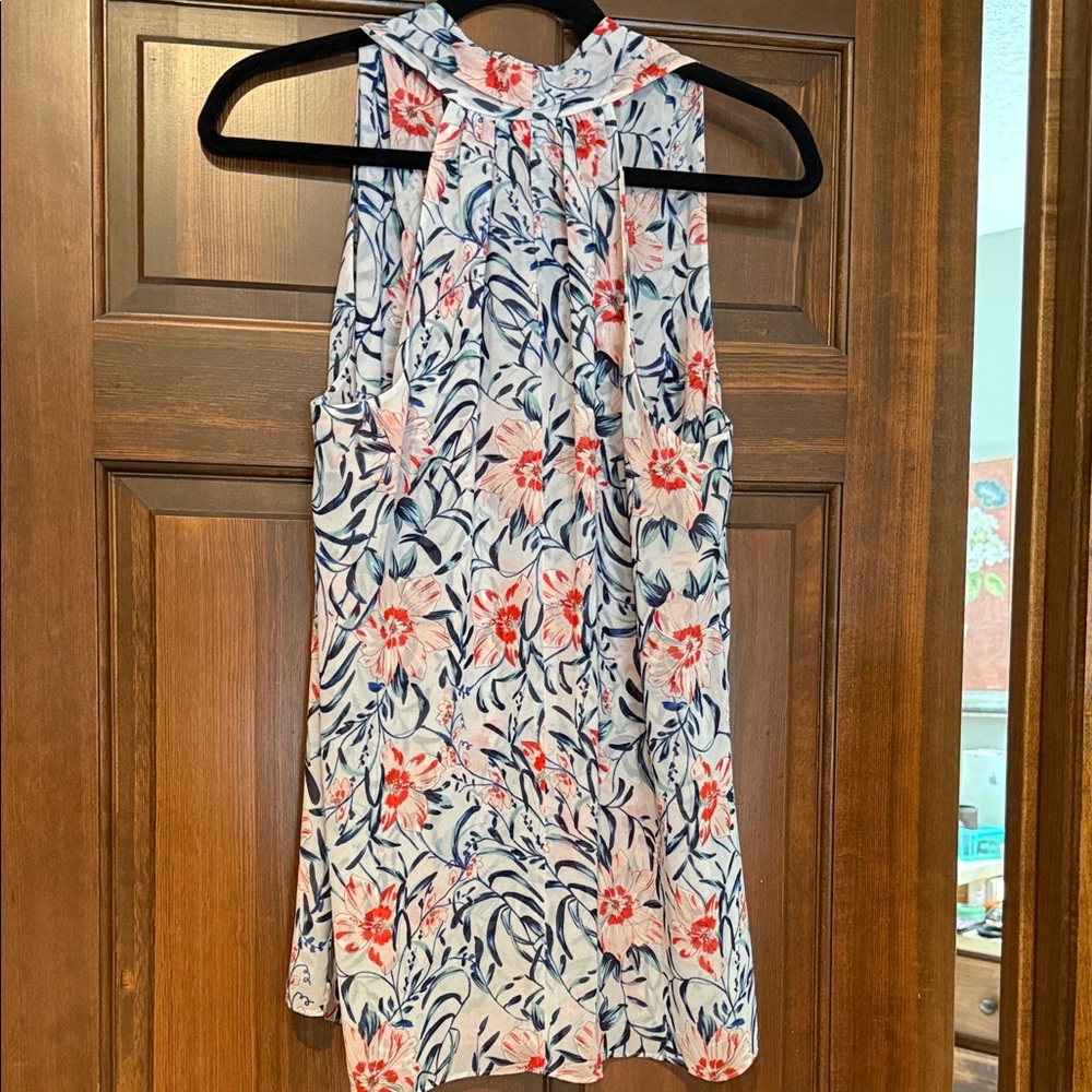 CAbi Floral Sleeveless High-Low Tank in White, Coral & Navy - Picture 3 of 3